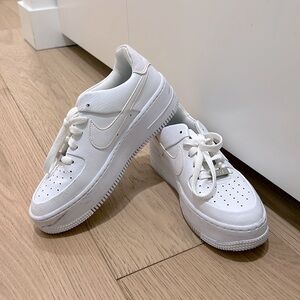 Nike Women Air Force 1 Sage Low Triple White